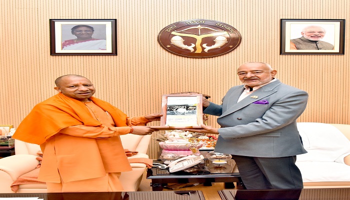 Lieutenant Governor Admiral DK Joshi met CM Yogi