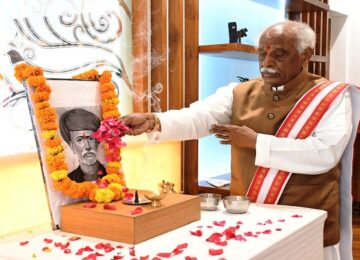 Bandaru Dattatreya paid tribute to Mahatma Jyotiba Phule