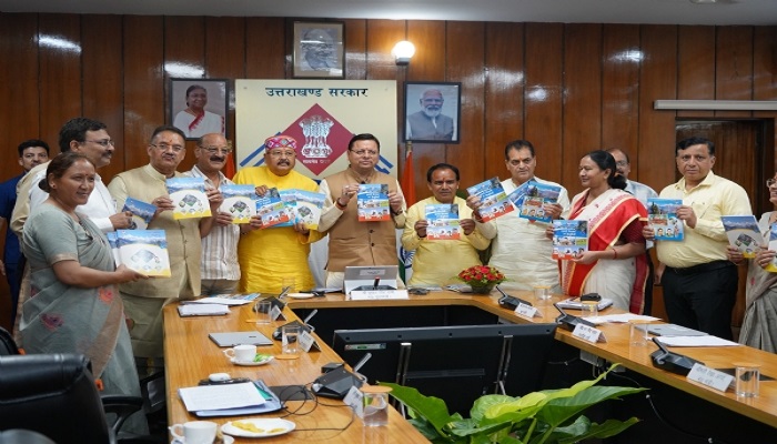 CM Dhami released the book "Our Heritage and Vibhutiyan"