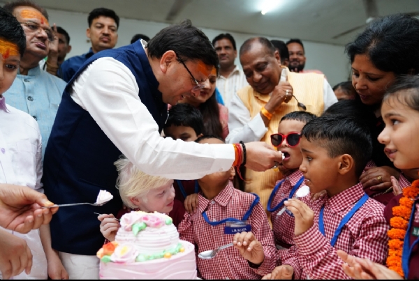 CM Dhami celebrated his birthday with visually impaired children