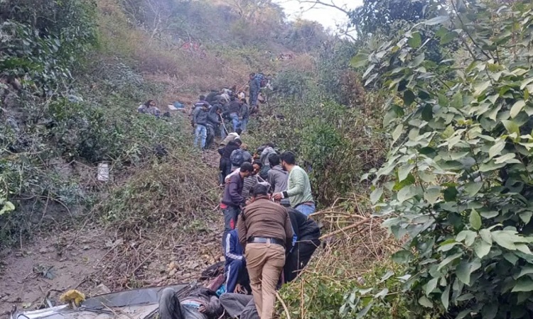 4 people died in a bus accident in Haldwani