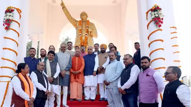 CM Yogi paid tribute to BR Ambedkar on his Nirvana Day